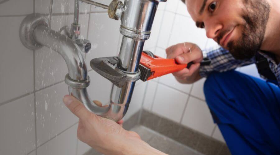 Expert burst pipe repair services in Scranton, KS
